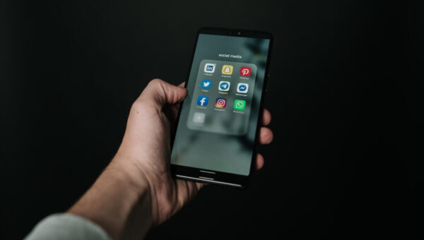 How Social Media Affects Spiritual Life